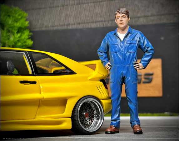 1:18 John Figur
